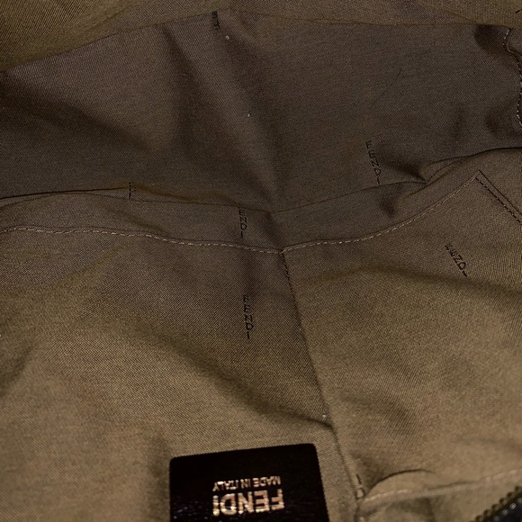 Only TODAY AUTHENTIC CLASSIC FENDI LOW LOW !!!tomorrow it will be back $850 - Picture 7 of 8